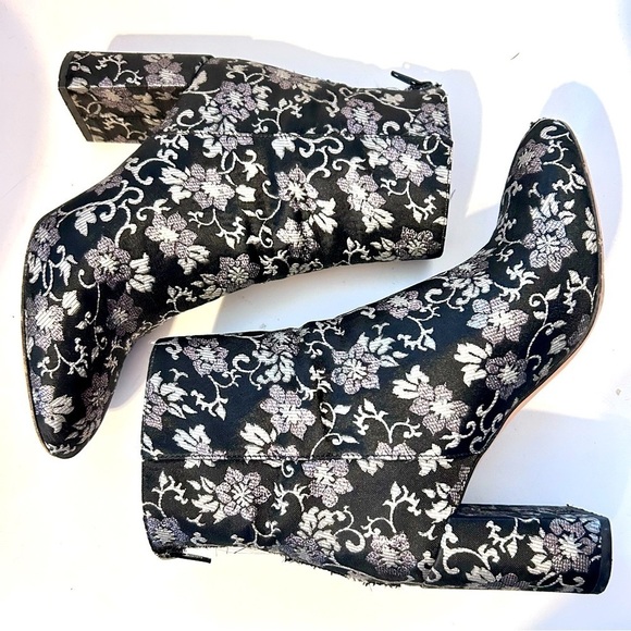 LEWIT 90s Y2K Lanzo Metallic Brocade Floral Ankle Boot Black Silver sz 8 Mobwife - Picture 6 of 14